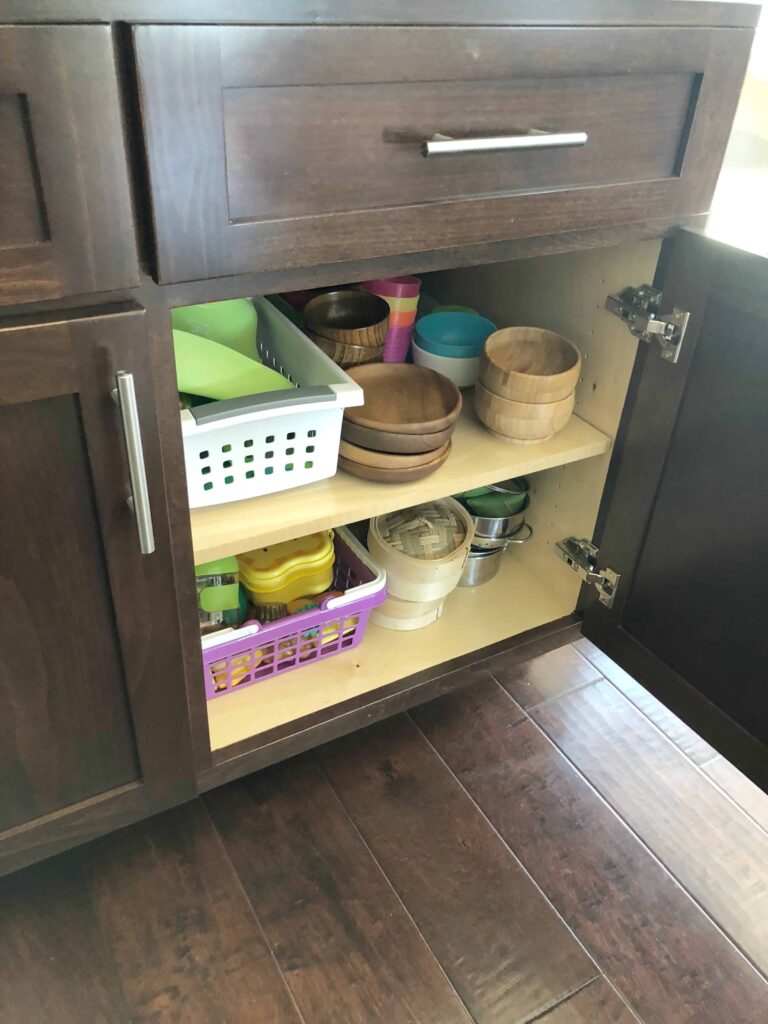 Kitchen cabinet for the kids