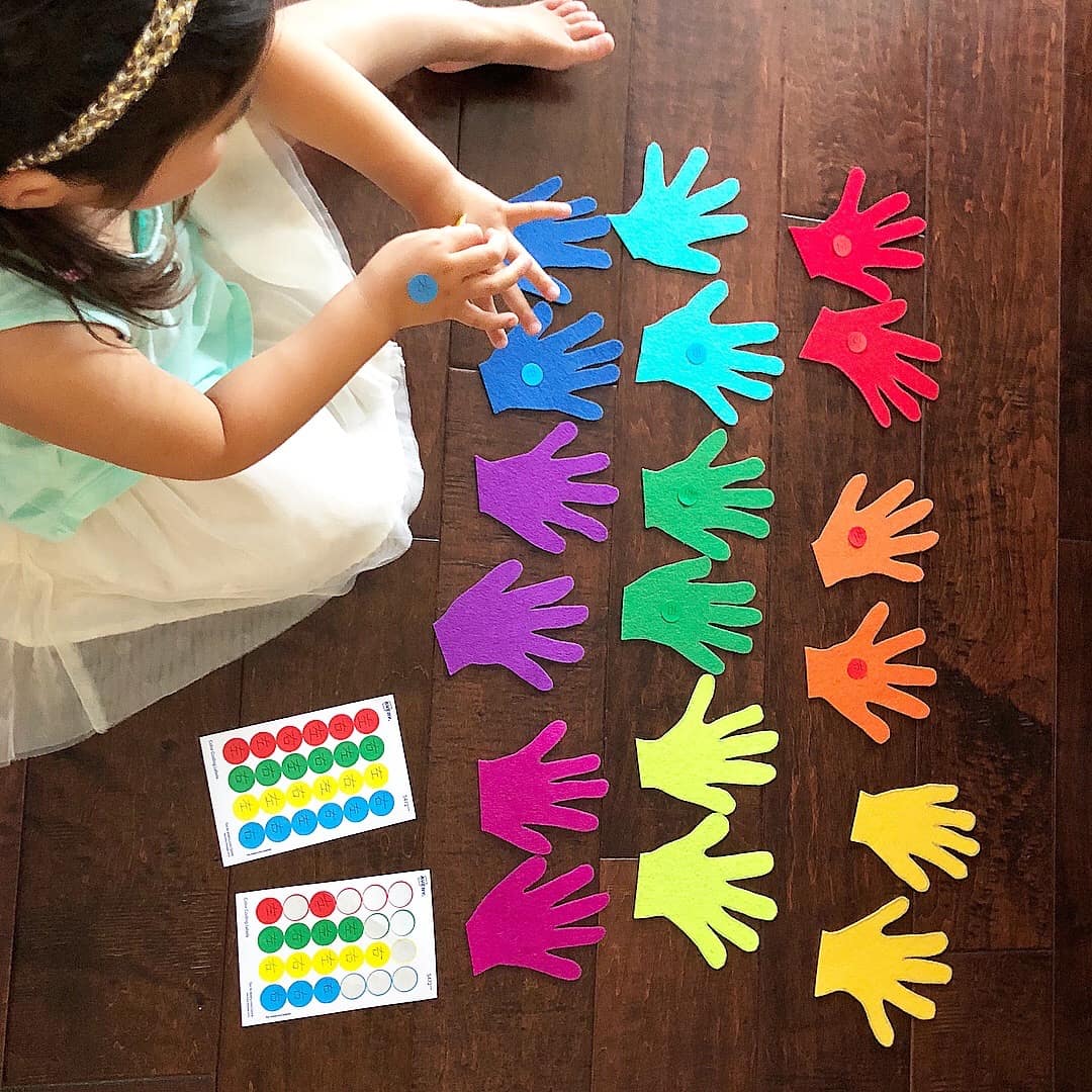 Left Versus Right Hand: How to Teach Your Child Left and Right with Stickers!