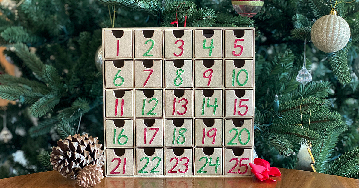 Christmas Decoration 2019 Countdown to Christmas Calendar FUNARTY Christmas Tree Felt Advent Calendar,24 Days Advent Calendar