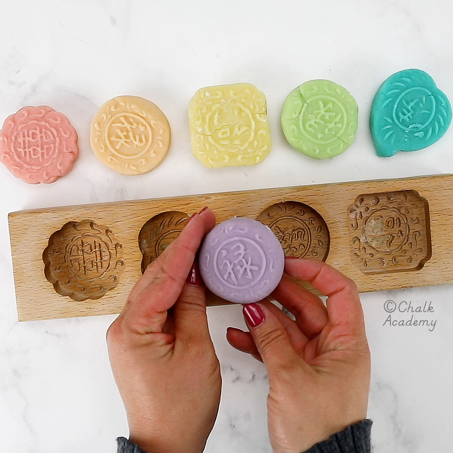 Wood mooncake mold with lucky Chinese characters